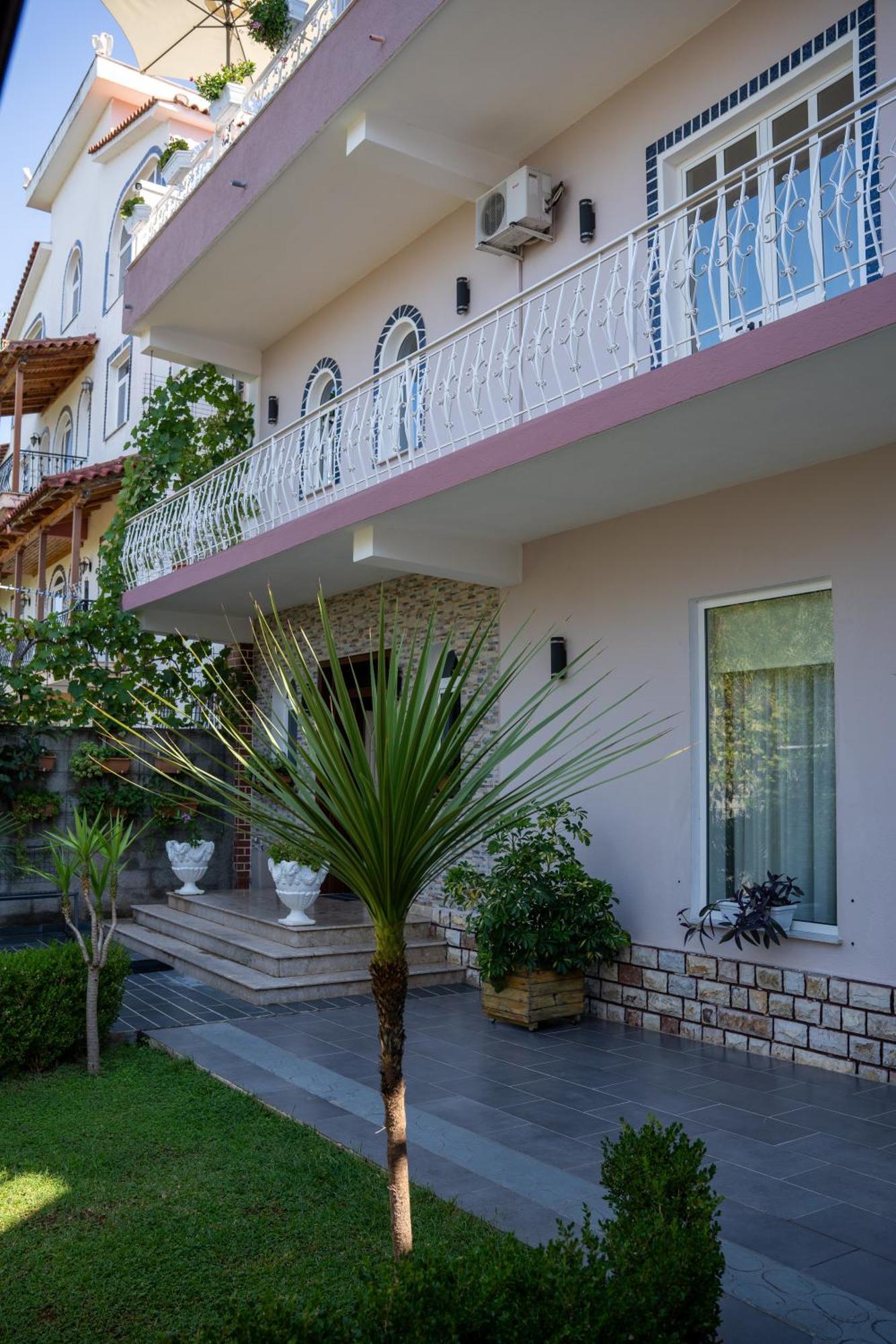 Alesio Guest House Круя Экстерьер фото