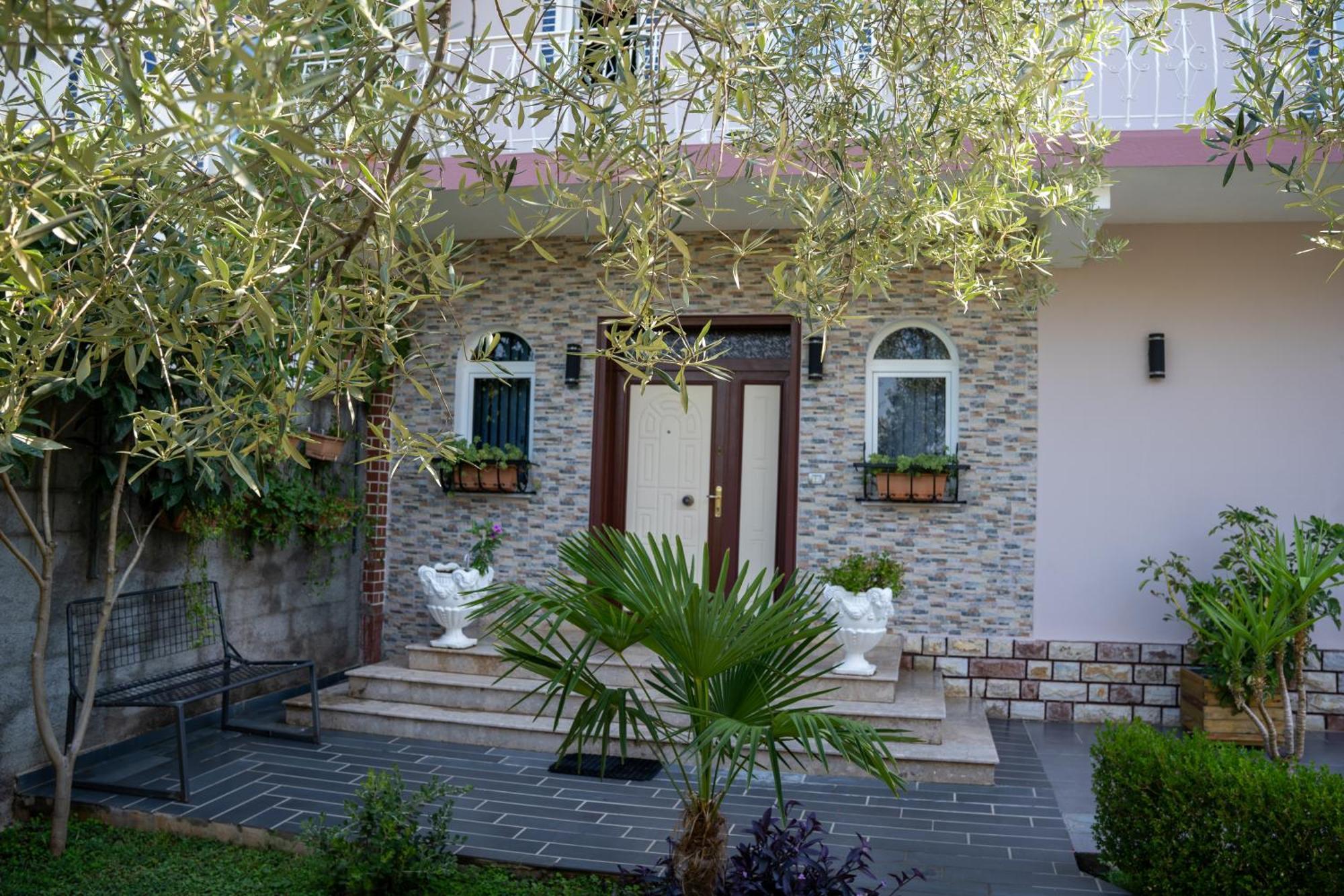 Alesio Guest House Круя Экстерьер фото