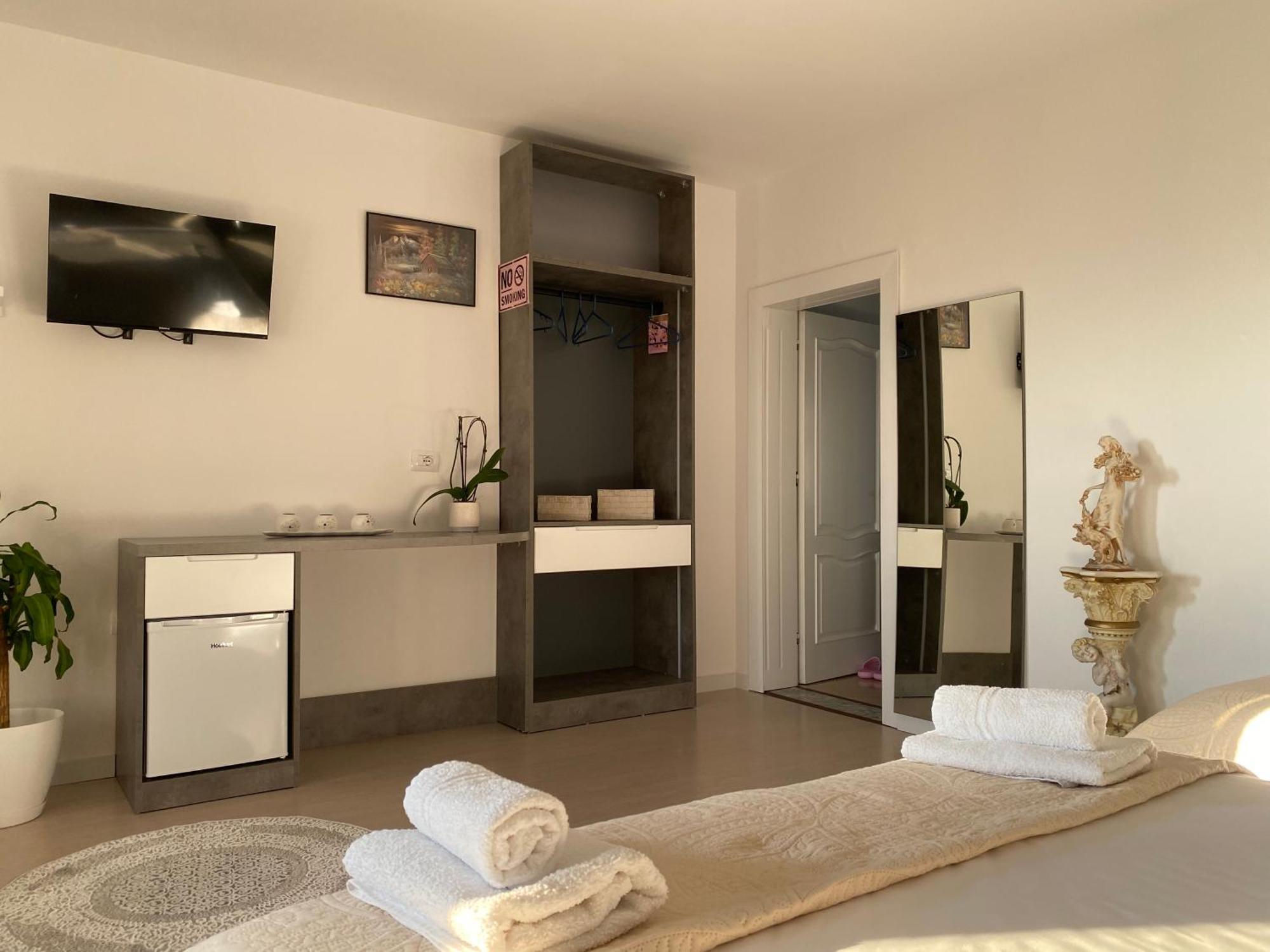 Alesio Guest House Круя Экстерьер фото