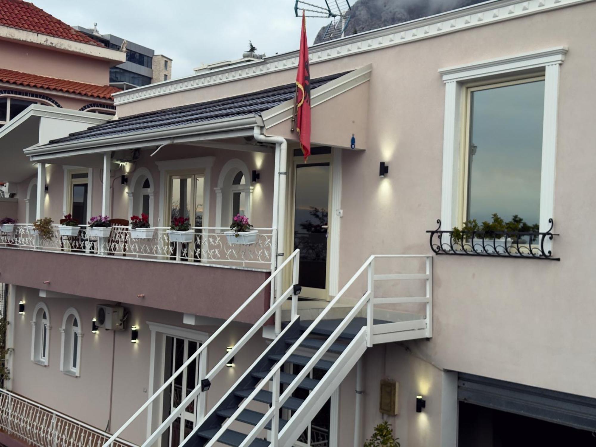 Alesio Guest House Круя Экстерьер фото